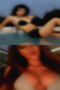 karilynnSelenke, woman looking for